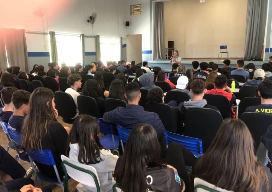 Formação de educadores em comunicação